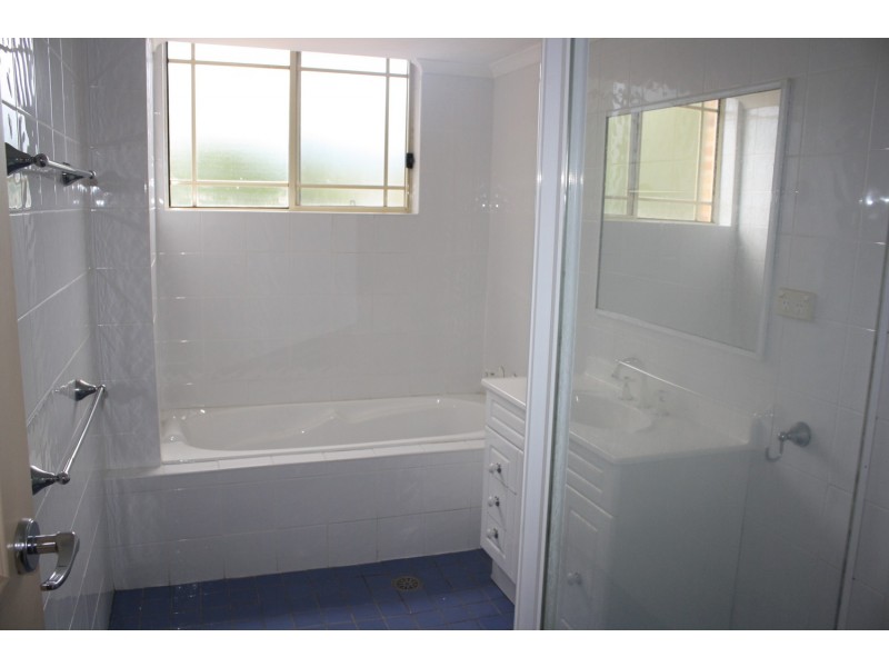 10/49 Maclaurin Avenue, East Hills NSW 2213