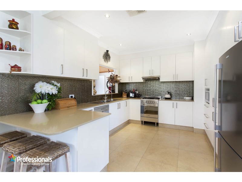 92 Thomas Street, Picnic Point NSW 2213