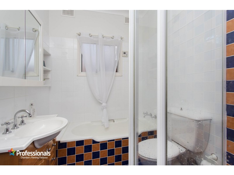 92 Thomas Street, Picnic Point NSW 2213