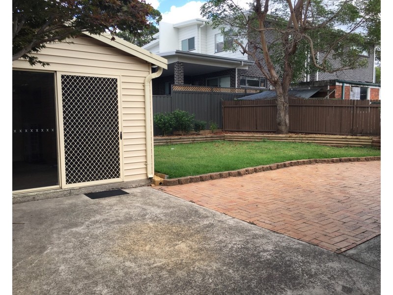 5 Warlencourt Avenue, Milperra NSW 2214