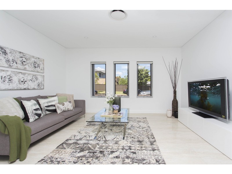 2b Anthony Avenue, Padstow NSW 2211