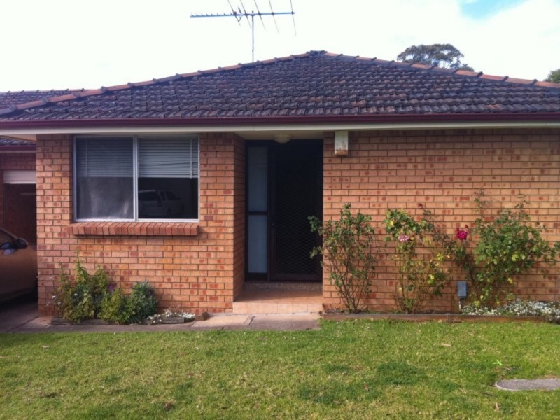 8/108 Oxford Road, Ingleburn NSW 2565