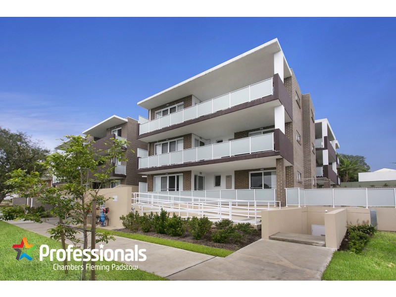 1/13 Peake Parade, Peakhurst NSW 2210