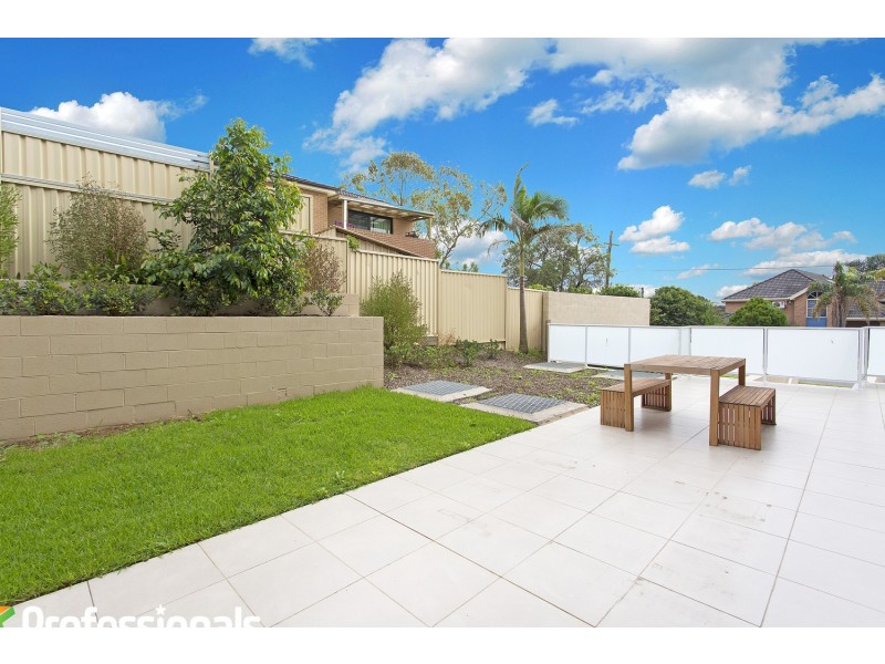 1/13 Peake Parade, Peakhurst NSW 2210