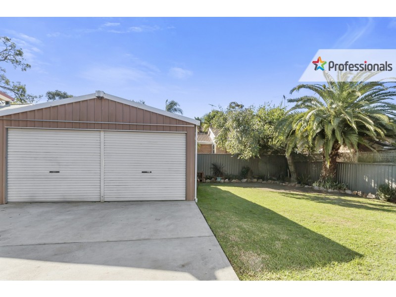 5 Samoa Avenue, Picnic Point NSW 2213