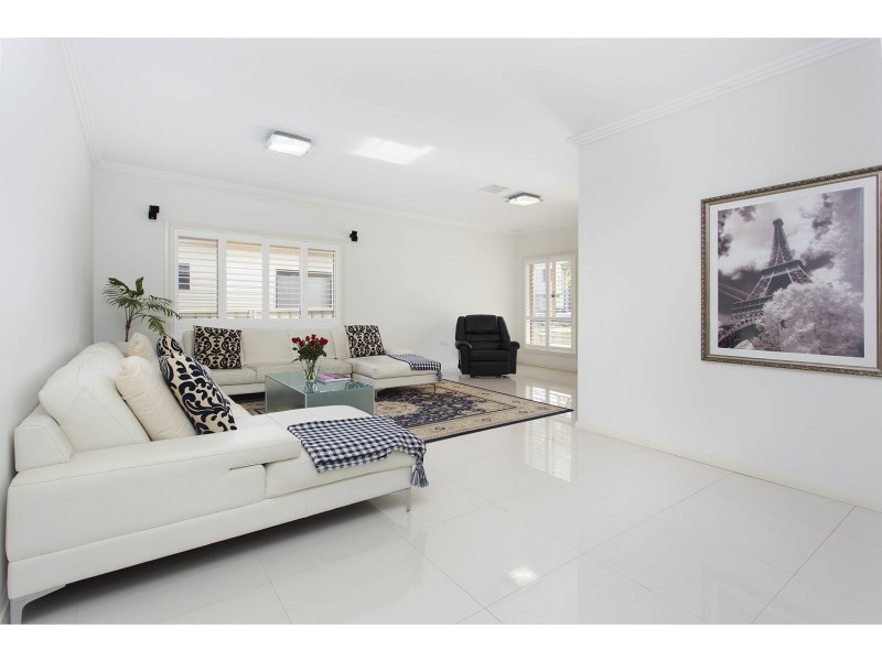 10 Ellesmere Street, Panania NSW 2213