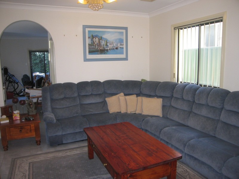 78 Burns Road, Picnic Point NSW 2213