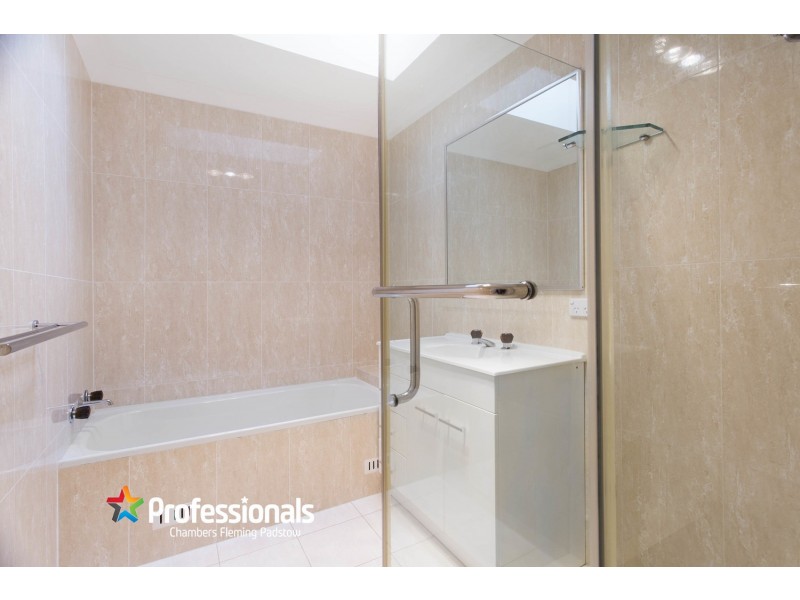 4/16 Leemon Street, Condell Park NSW 2200