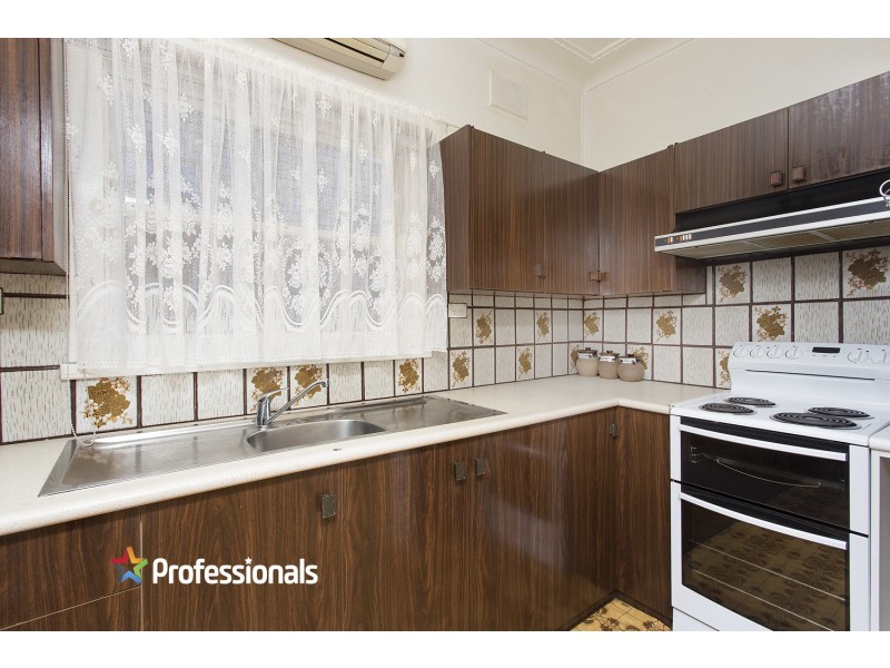 13 School Parade, Padstow NSW 2211