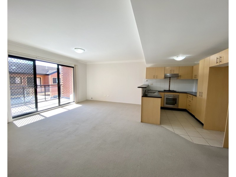 8/18 Howard Road, Padstow NSW 2211