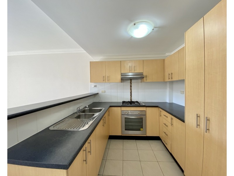 8/18 Howard Road, Padstow NSW 2211