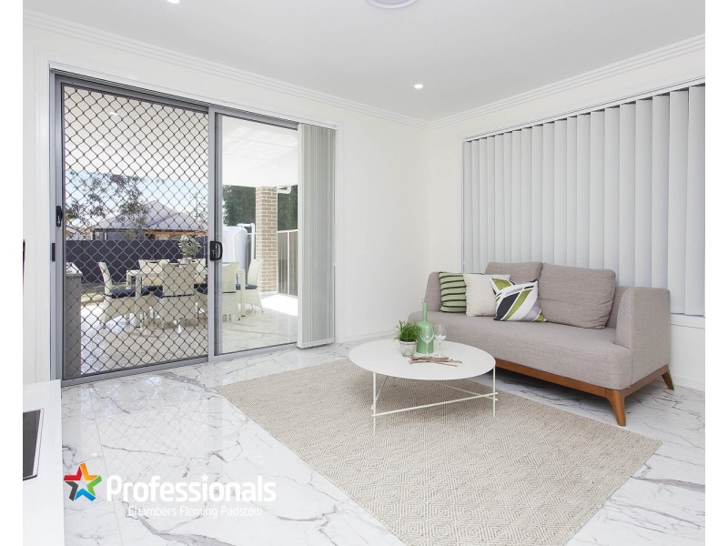 9 Dowding Street, Panania NSW 2213