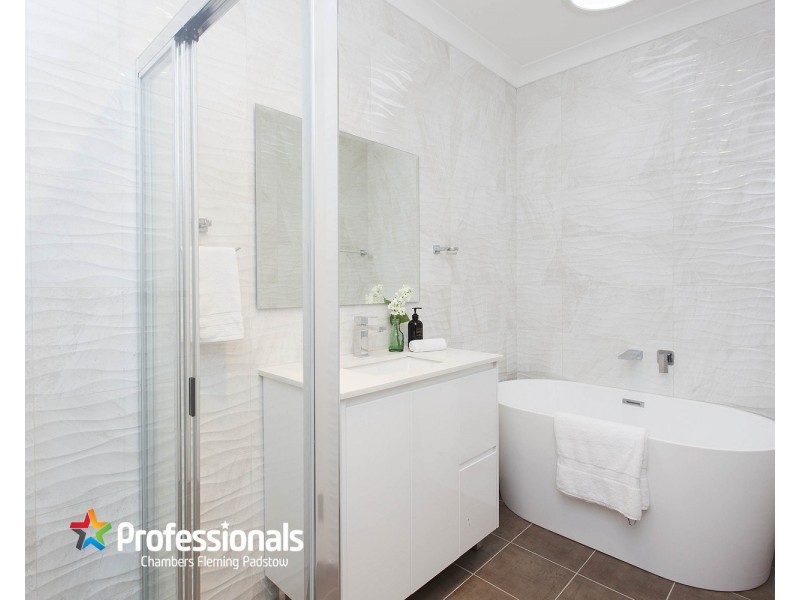 9 Dowding Street, Panania NSW 2213