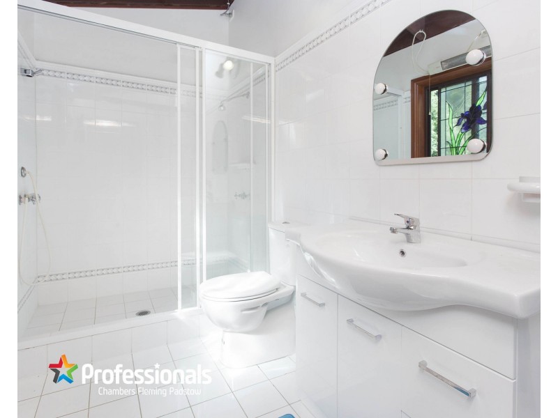 24 Carinya Road, Picnic Point NSW 2213