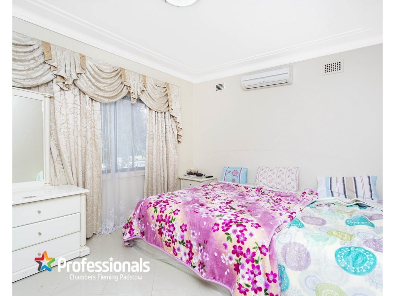 8 Wall Avenue, Panania NSW 2213