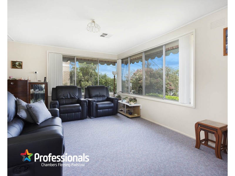 4 Burbank Avenue, East Hills NSW 2213
