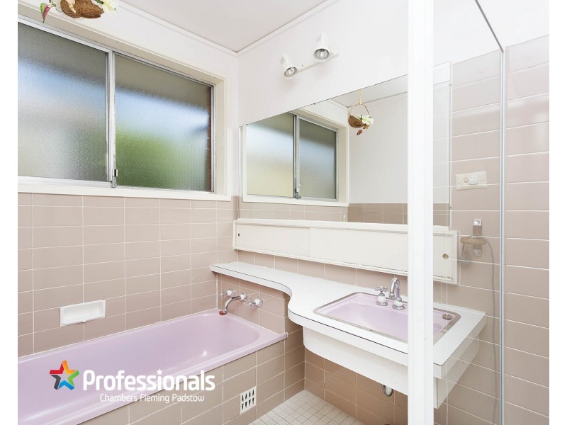 4 Burbank Avenue, East Hills NSW 2213