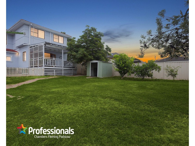 2 Shari Avenue, Picnic Point NSW 2213