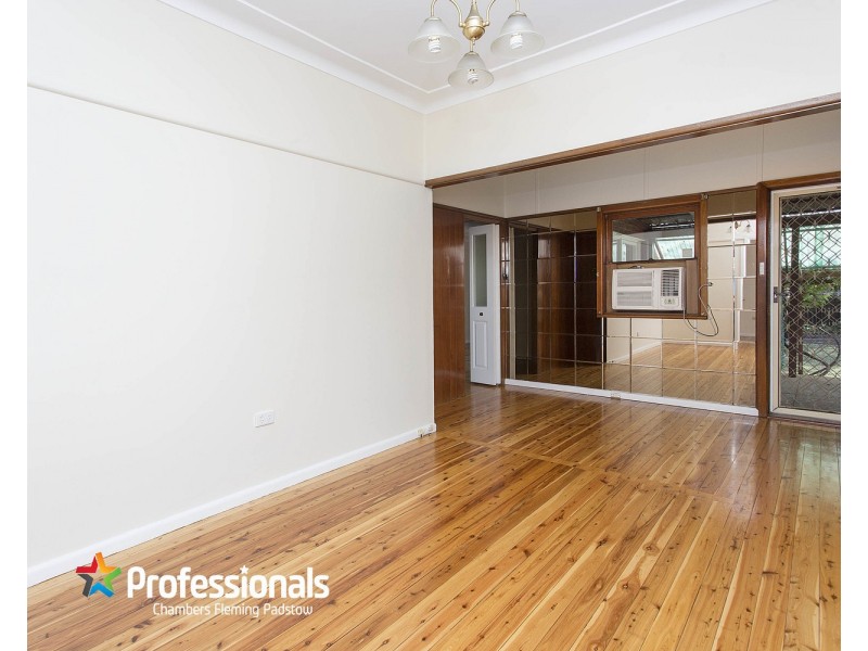 10 Snowsill Avenue, Revesby NSW 2212