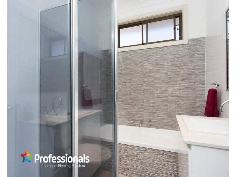 166 Davies Road, Padstow NSW 2211