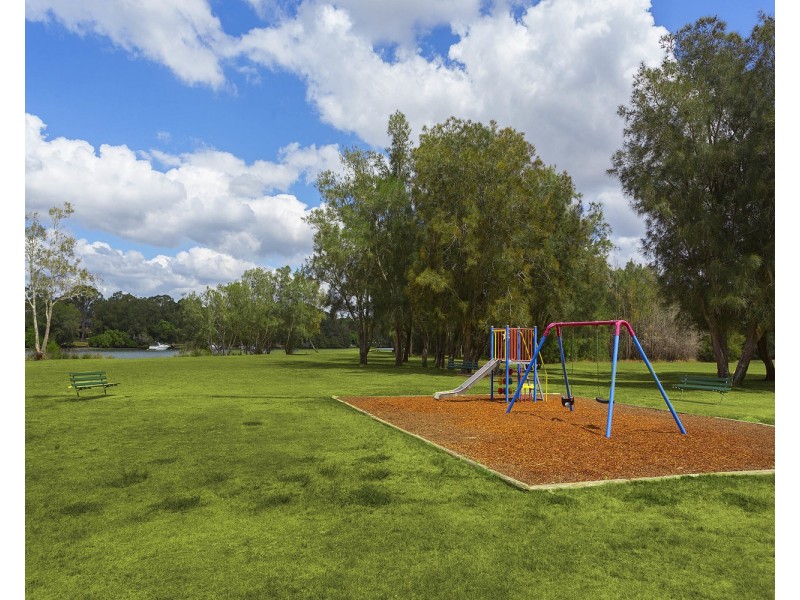 4 Burbank Avenue, East Hills NSW 2213