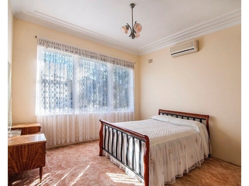 23 Kennedy Street, Picnic Point NSW 2213