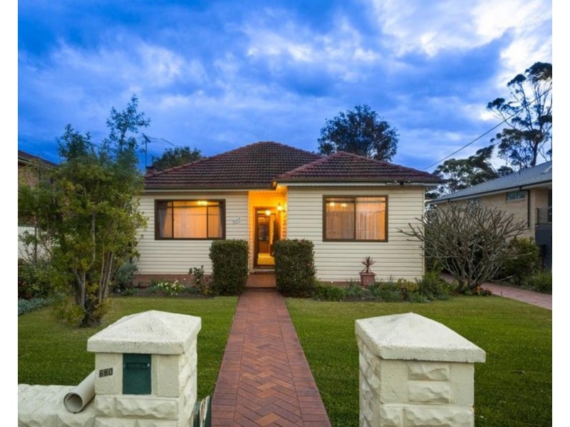 680 Henry Lawson Drive, East Hills NSW 2213