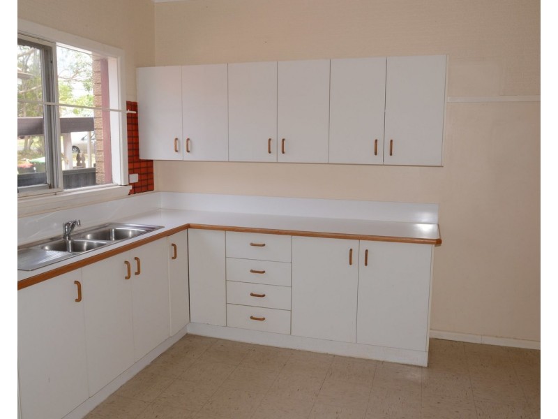 70 Thomas Street, Picnic Point NSW 2213
