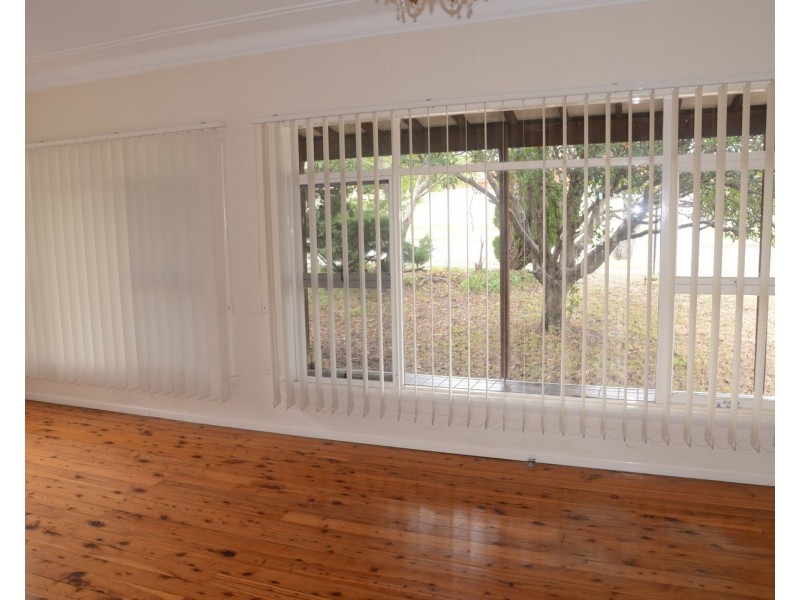 70 Thomas Street, Picnic Point NSW 2213