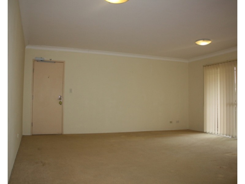 1/49 Maclaurin Avenue, East Hills NSW 2213