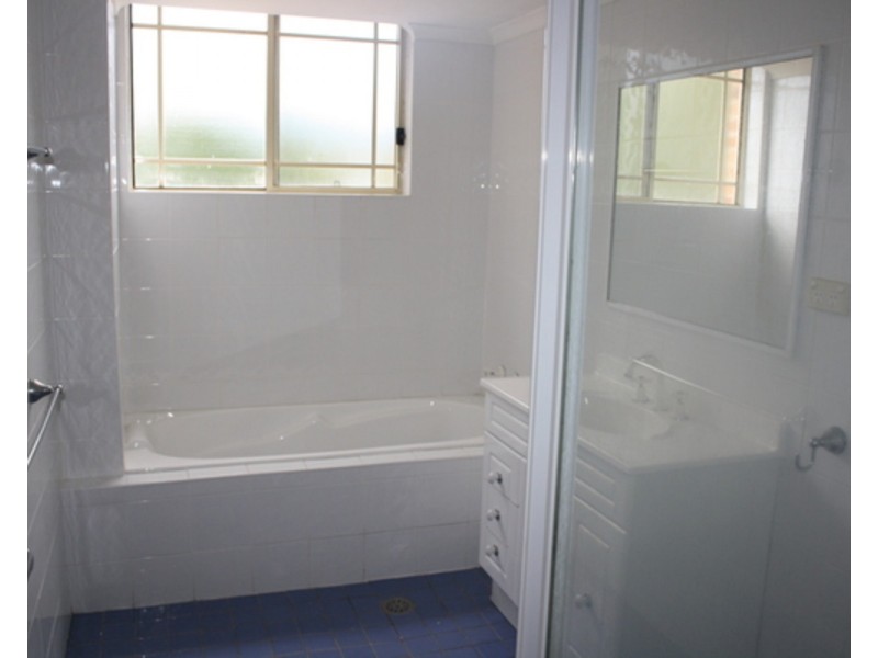 1/49 Maclaurin Avenue, East Hills NSW 2213