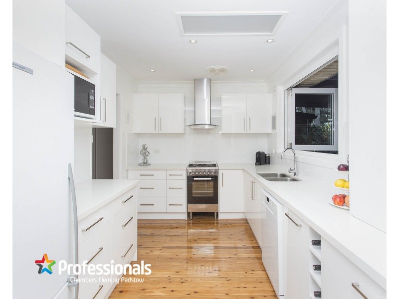 35 Apex Avenue, Picnic Point NSW 2213