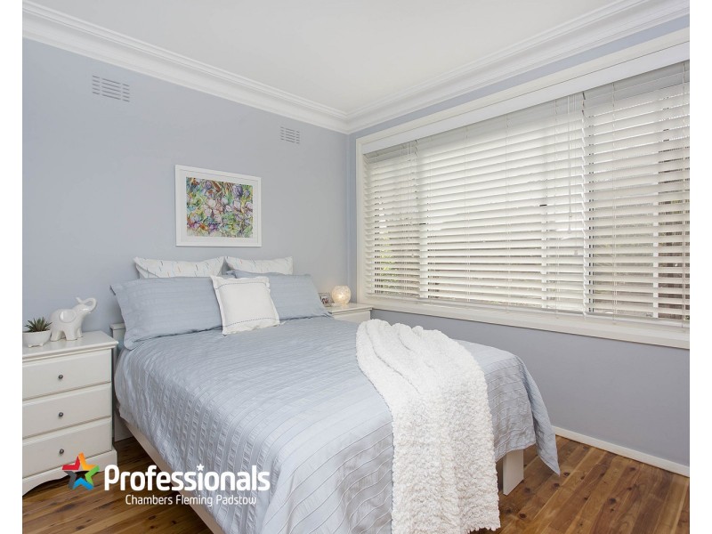 35 Apex Avenue, Picnic Point NSW 2213