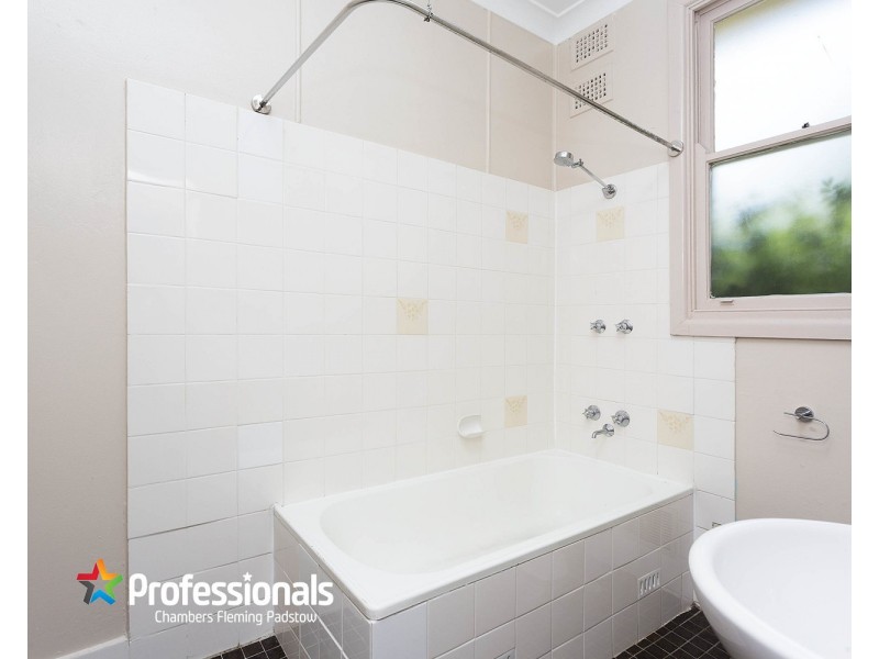 21 Wollongbar Avenue, Panania NSW 2213