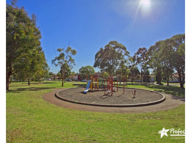 9 Dowding Street, Panania NSW 2213