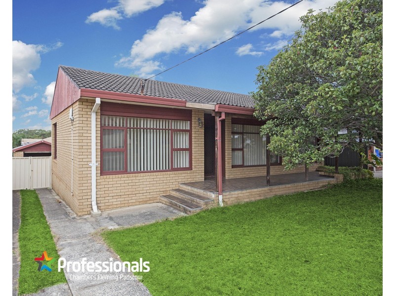 70 Thomas Street, Picnic Point NSW 2213