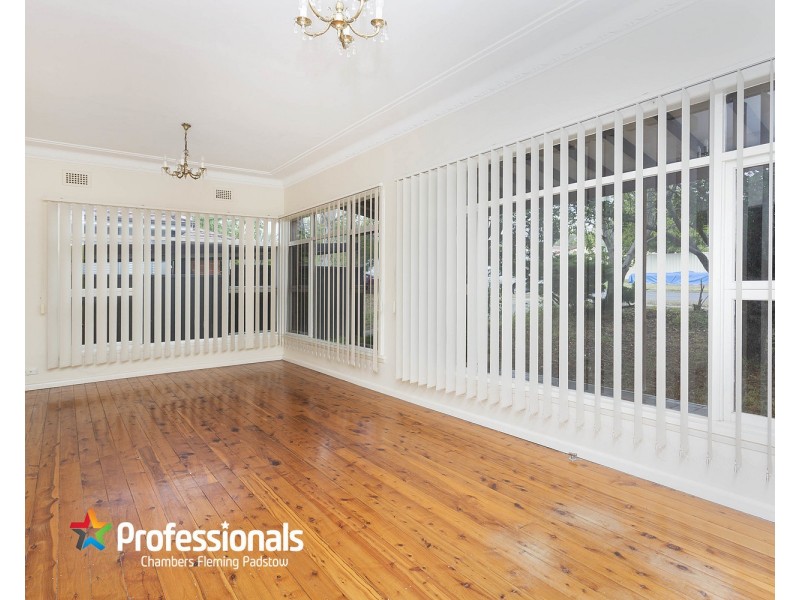 70 Thomas Street, Picnic Point NSW 2213
