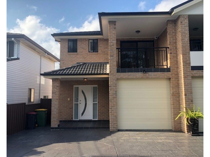 4 Penrose Avenue, East Hills NSW 2213