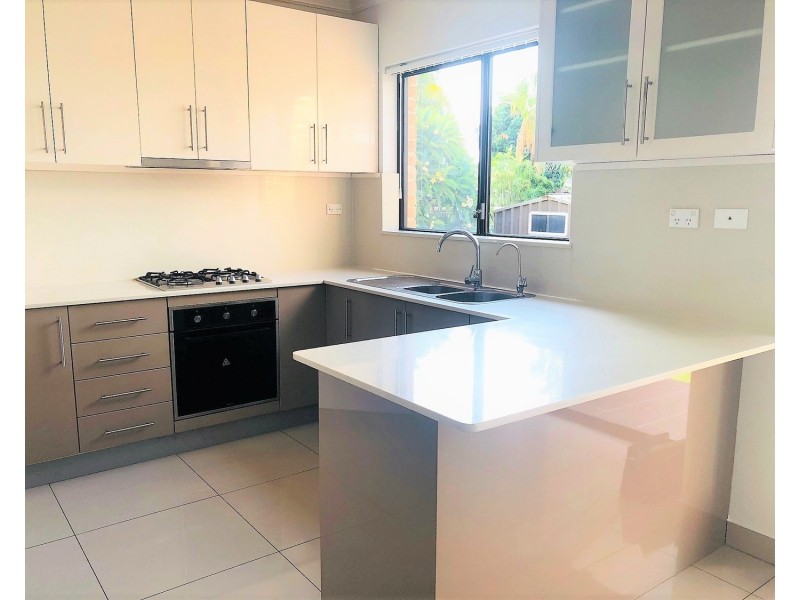 4 Penrose Avenue, East Hills NSW 2213