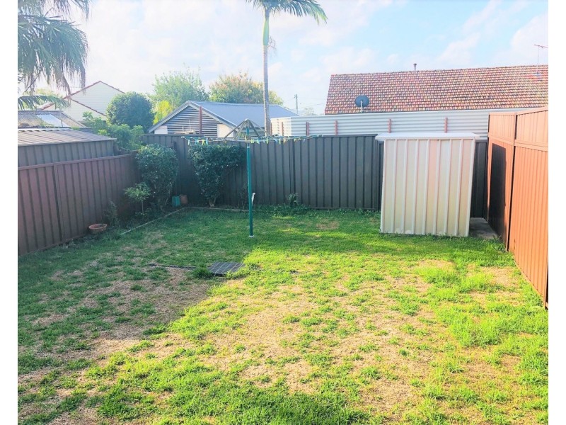 4 Penrose Avenue, East Hills NSW 2213