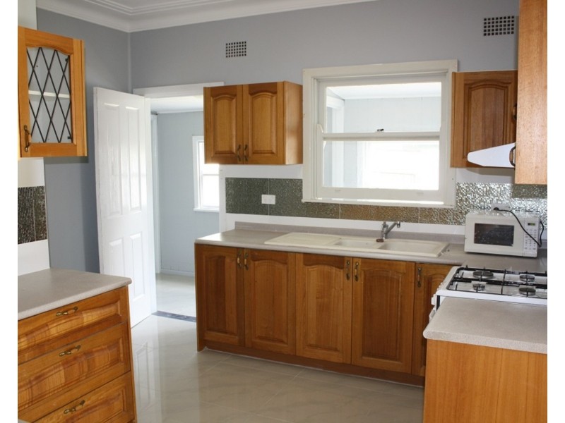 2 Mahnken Avenue, Revesby NSW 2212