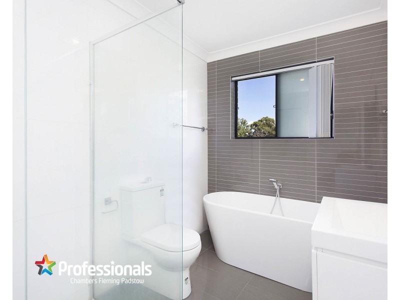 31A Matthews Avenue, East Hills NSW 2213