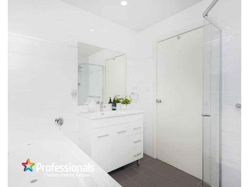 2A Wyatt Avenue, Padstow NSW 2211