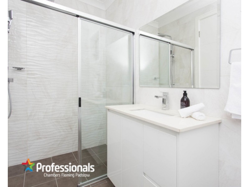 9 Dowding Street, Panania NSW 2213