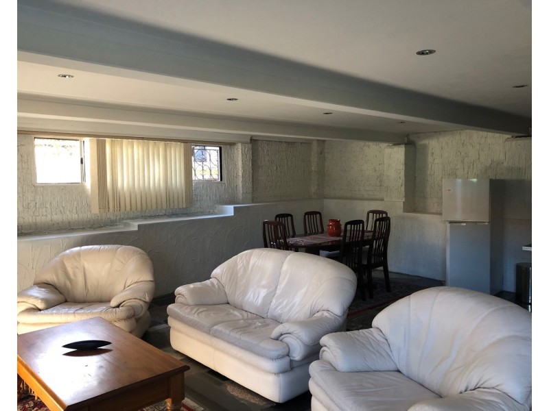 2B Forshaw Avenue, Peakhurst NSW 2210