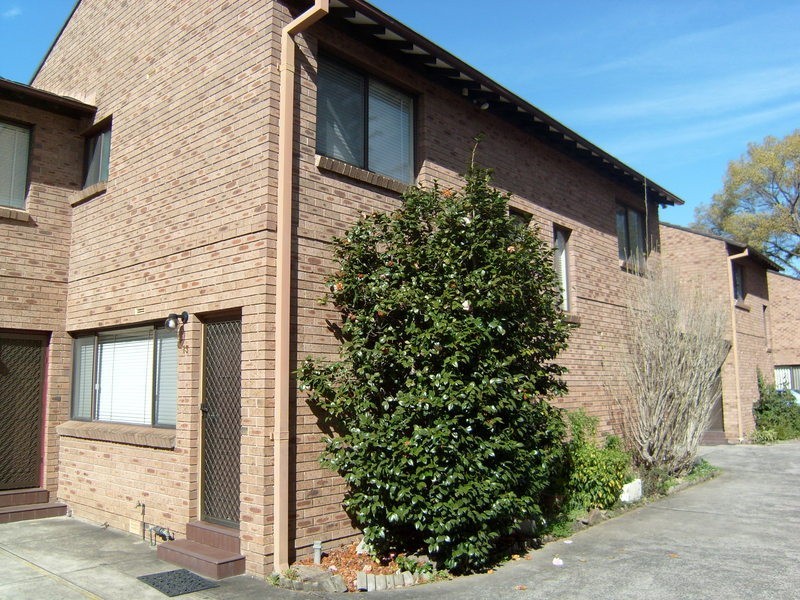 18 Hainsworth Street, Westmead NSW 2145