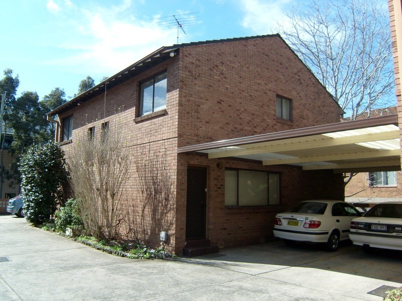 18 Hainsworth Street, Westmead NSW 2145