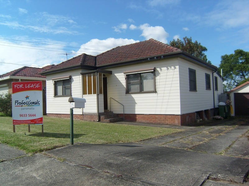 7 Lowe Street, Merrylands NSW 2160