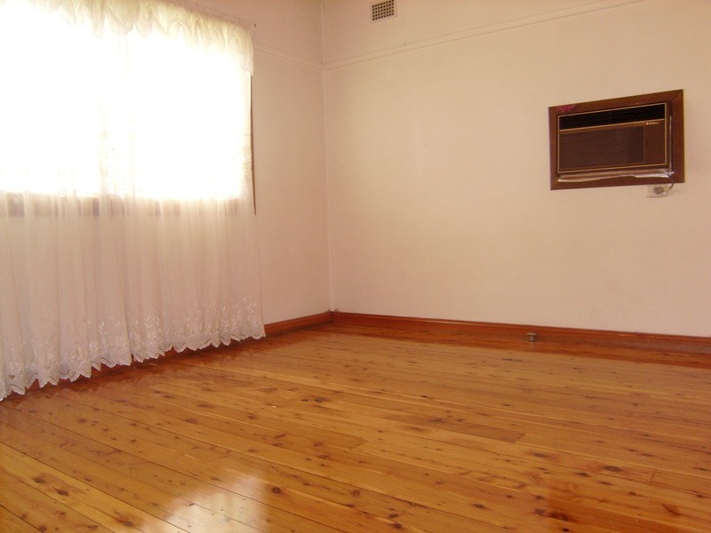 7 Lowe Street, Merrylands NSW 2160