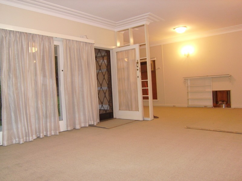 24 Lind Avenue, Oatlands NSW 2117